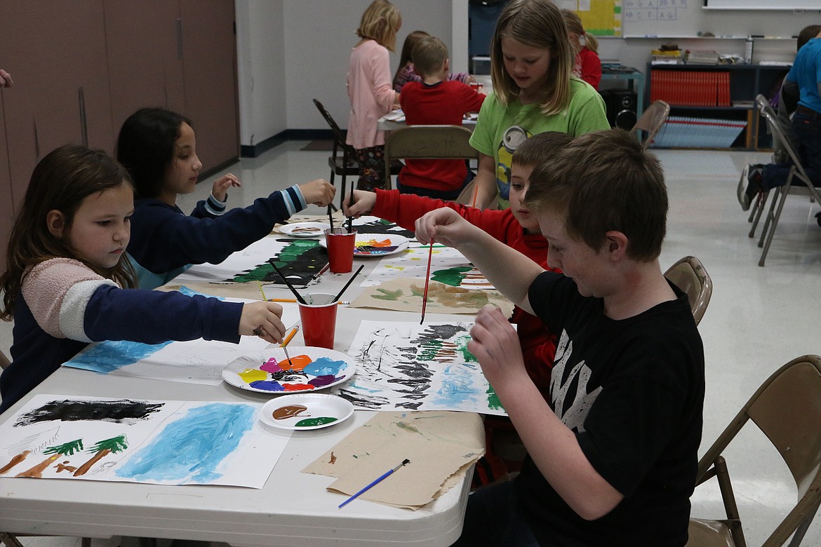 (Photo by MARY MALONE)
Above, Idaho Hill Elementary students work on their artwork.