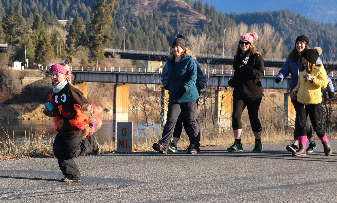 Photo by MANDI BATEMAN
The Turkey Trot drew children and adults to participate and help raise money and food for Community Action Partnership.