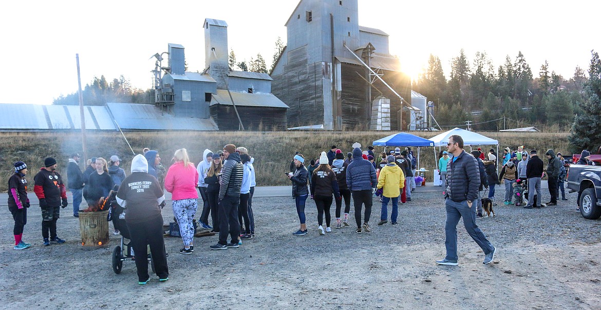 Photo by MANDI BATEMAN
There were 121 participants in the Turkey Trot this year.