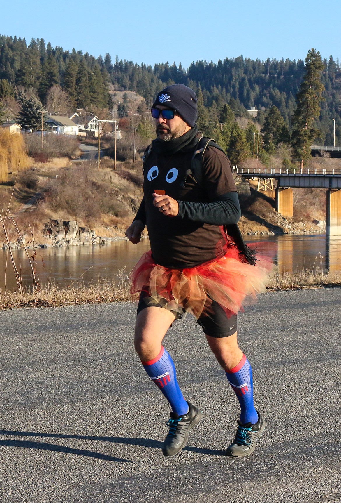 Photo by MANDI BATEMAN
Bonners Ferry Police Officer Jason Trujillo participating in the 2019 Turkey Trot.