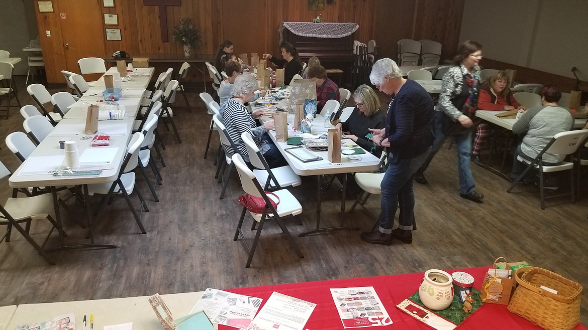 Photos by MANDI BATEMAN
Seventeen people gathered at the United Methodist Church on Friday, Dec. 6, to create handmade Christmas items that could be used for gifts.