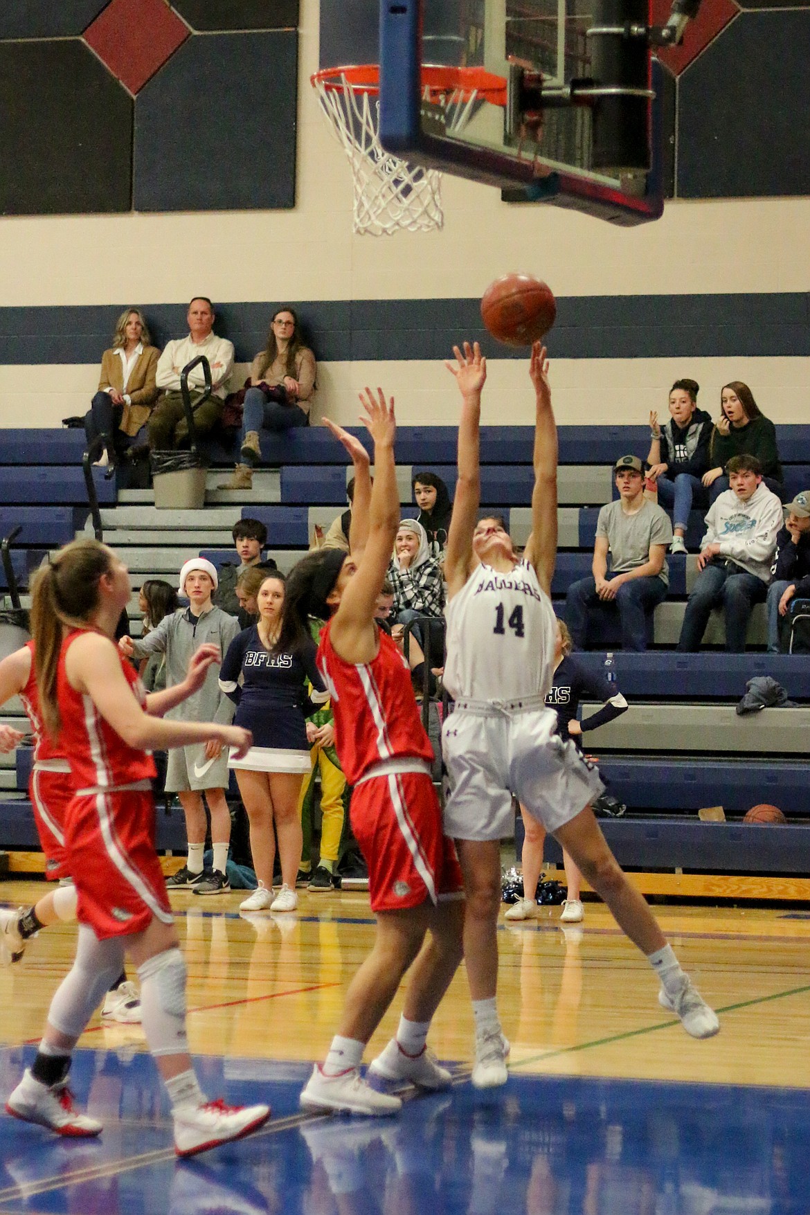 Photo by MANDI BATEMAN
Sierra Petesch driving for the basket.