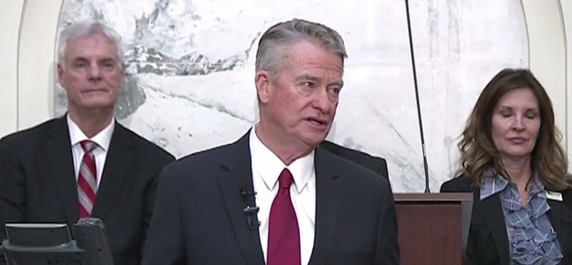 Courtesy of Idaho Legislature
Flanked by Senate President Pro Tempore Brent Hill (left) and Idaho Lieutenant Governor Janice McGeachin (right), Governor Brad Little (center) talked about the importance of streamlining and simplifying legislation in the new year.