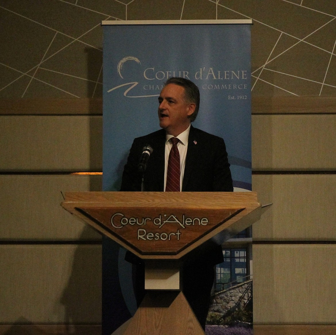 Mayor Steve Widmyer told the room of more than 300 community leaders during Tuesday&#146;s State of the City address at the Coeur d&#146;Alene Resort that Lake Coeur d&#146;Alene is an Idaho gem worthy of our protection. (CRAIG NORTHRUP/Press)