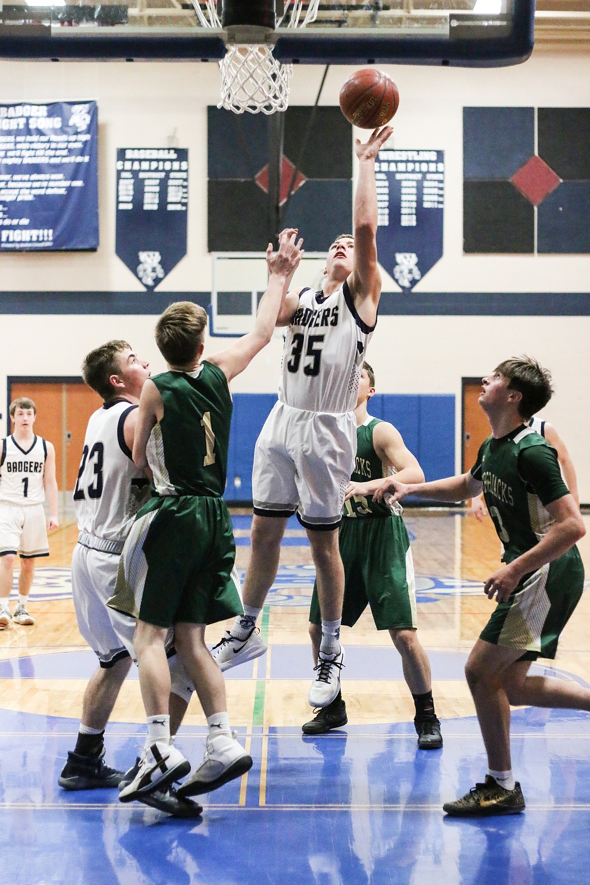 Photo by MANDI BATEMAN 
Matt Morgan drives to the basket.