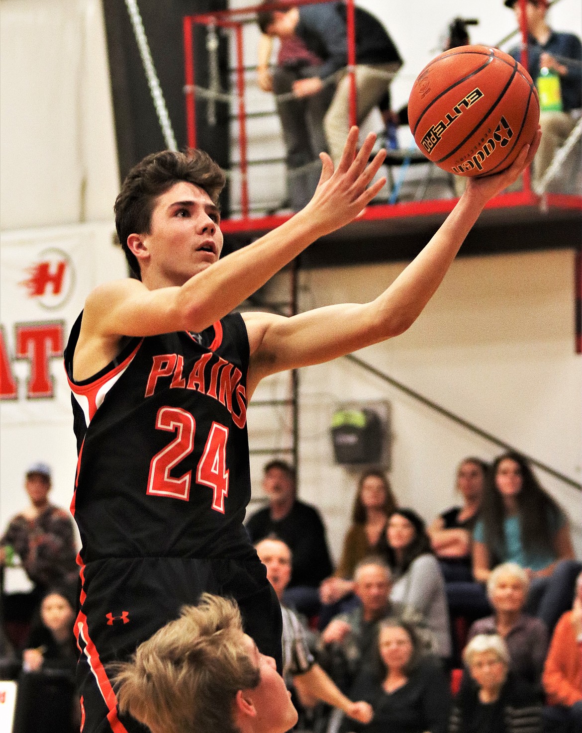 KADE PARDEE scores for the Horsemen last Friday. (John Dowd/Clark Fork Valley Press)