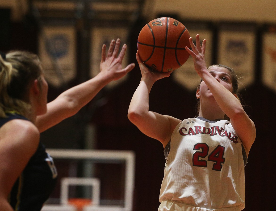 North Idaho College&#146;s Alex Carlton goes for a layup against Community Colleges of Spokane.