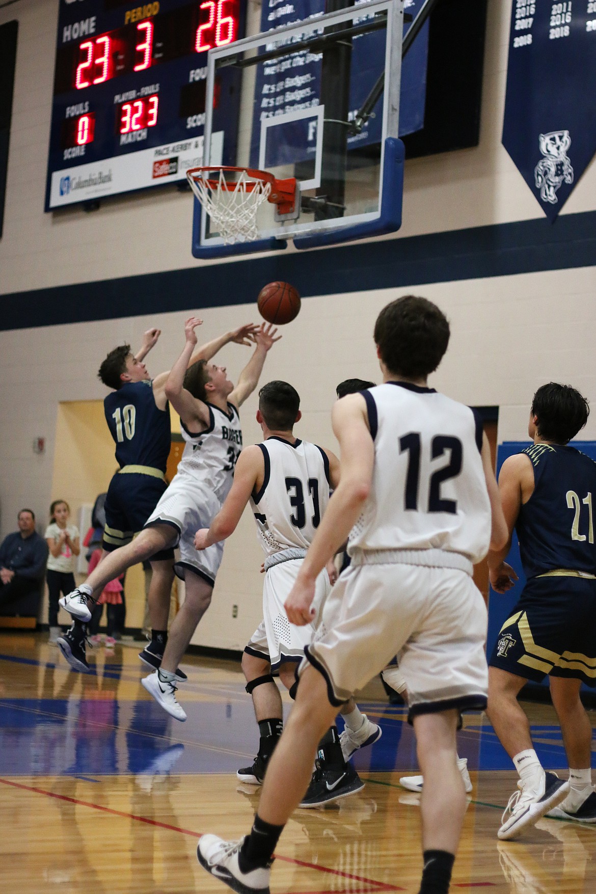 Photo by MANDI BATEMAN 
Matt Morgan drives to the basket.