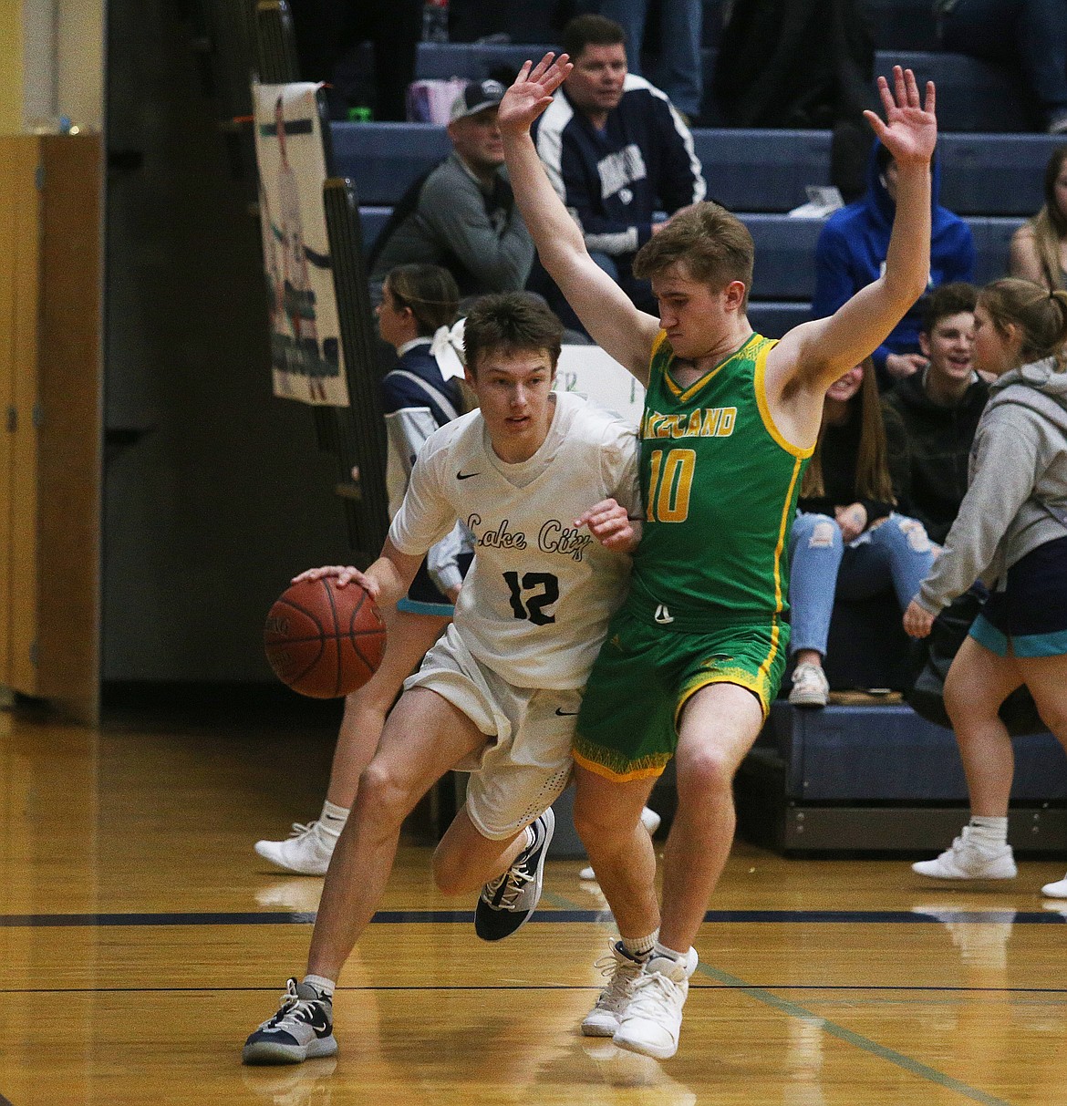 Lake City&#146;s Seth Hanson dribbles the ball around Lakeland High&#146;s Carson Seay.