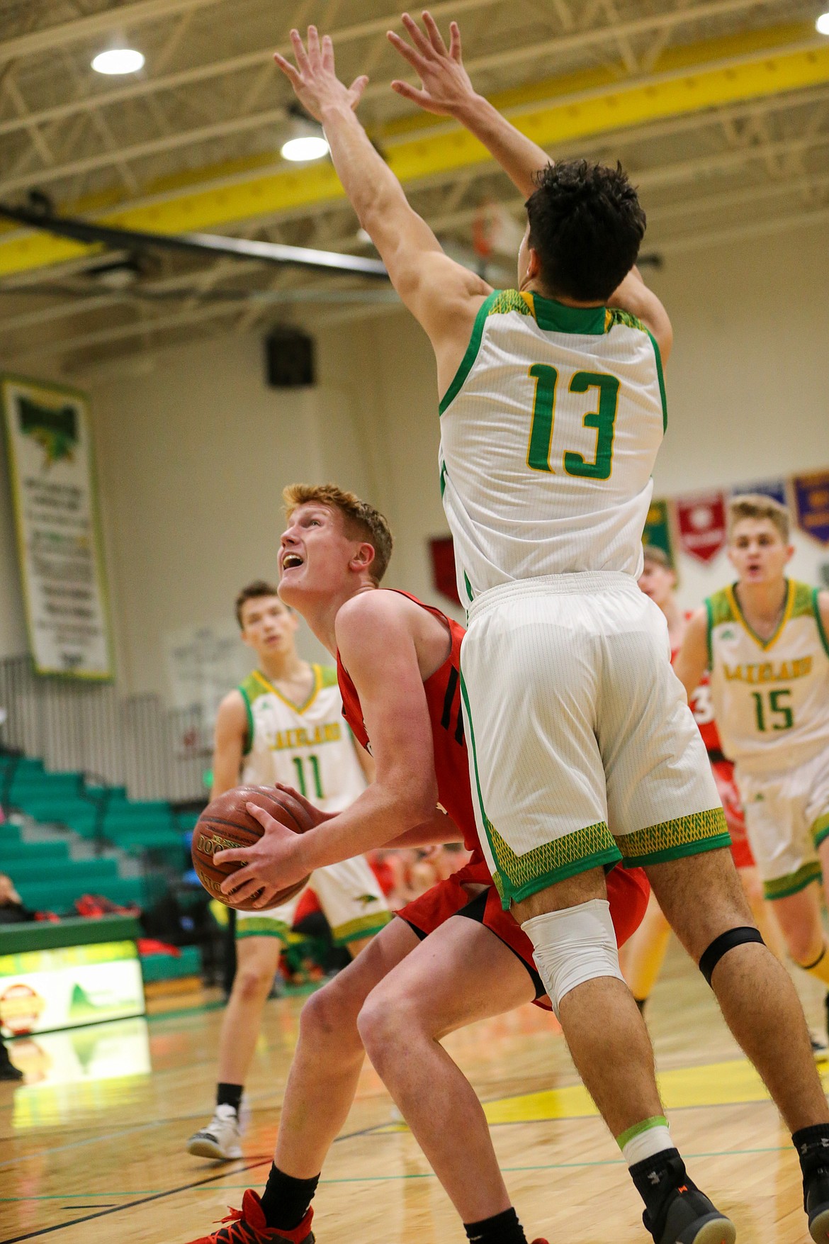 (Photo courtesy of JASON DUCHOW PHOTOGRAPHY)
Senior Will Treadaway looks to go up for a shot while a Lakeland player defends him Monday night.