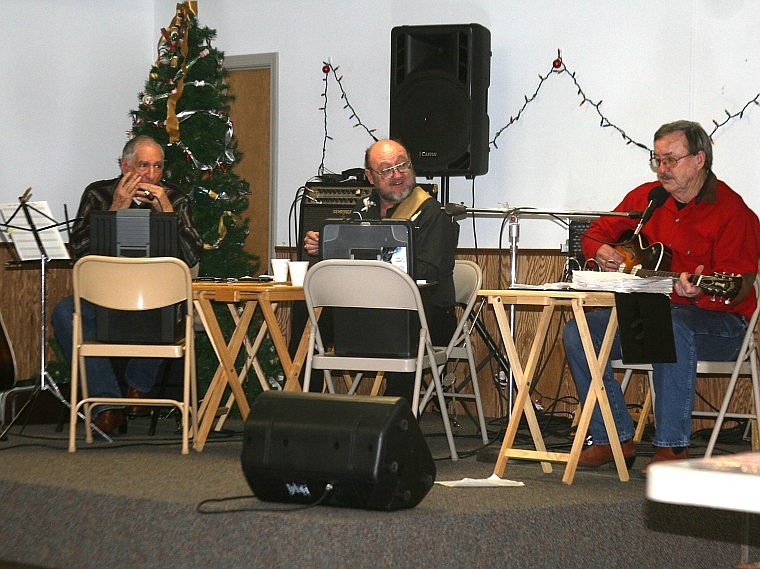 &lt;p&gt;Members of the Eagles Nest Band play country music for the New
Years Eve crowd at the St. Regis Community Center.&#160;&lt;/p&gt;