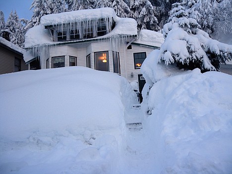 &lt;p&gt;In this Saturday, Jan. 7, 2012 photo provided by the Alaska Division of Homeland Security and Emergency Management, a house is buried in snow in the fishing town of Cordova, Alaska. Residents have turned to the state to help them dig out of massive snow levels that have collapsed roofs, triggered avalanches and even covered doors, trapping some people in their homes. (AP Photo/Alaska Division of Homeland Security and Emergency Management, Erv Petty)&lt;/p&gt;