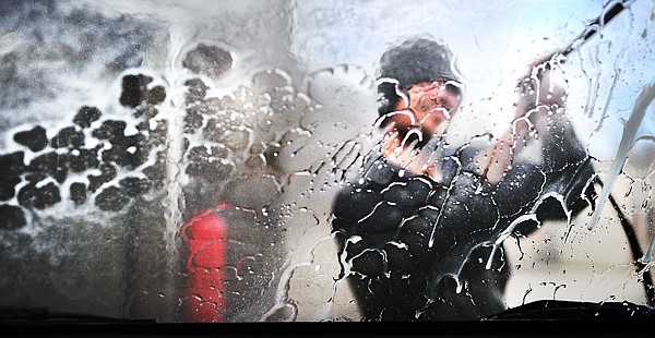 &lt;p&gt;Nic Kardelis of Pro Clean Carwash sprays off a vehicle entering
the carwash on Friday afternoon in Kalispell. According to manager
Wayne Morgan business is the best it's been in at least the last
two years. He attributes this to the weather. &quot;Well last year it
started snowing in October and didn't stop until July,&quot; said
Morgan. &quot;For us it's all about the weather, no snow and dry
roads.&quot;&lt;/p&gt;