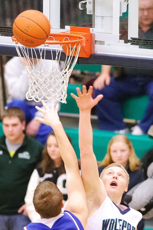 <p>Thursday night during Glacier's matchup against Columbia Falls at Glacier High school. Jan. 16, 2014 in Kalispell, Montana. (Patrick Cote/Daily Inter Lake)</p>