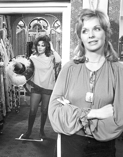 &lt;p&gt;Actreses Susannah York, right, and Elizabeth Taylor are seen in a scene from the film &quot;X, Y and Zee&quot; in this Feb 24, 1971, file photo. York, one of the leading stars of British and Hollywood films in the late 1960s and early 1970s, has died in London at the age of 72. York died Saturday at the Royal Marsden Hospital in London, where she was being treated for bone marrow cancer.&lt;/p&gt;