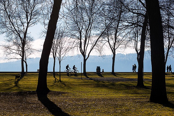 &lt;p&gt;SHAWN GUST/Press Sunny conditions accompany temperatures in the mid-30s in Coeur d&#146;Alene Monday, making the city park a popular attraction.&lt;/p&gt;