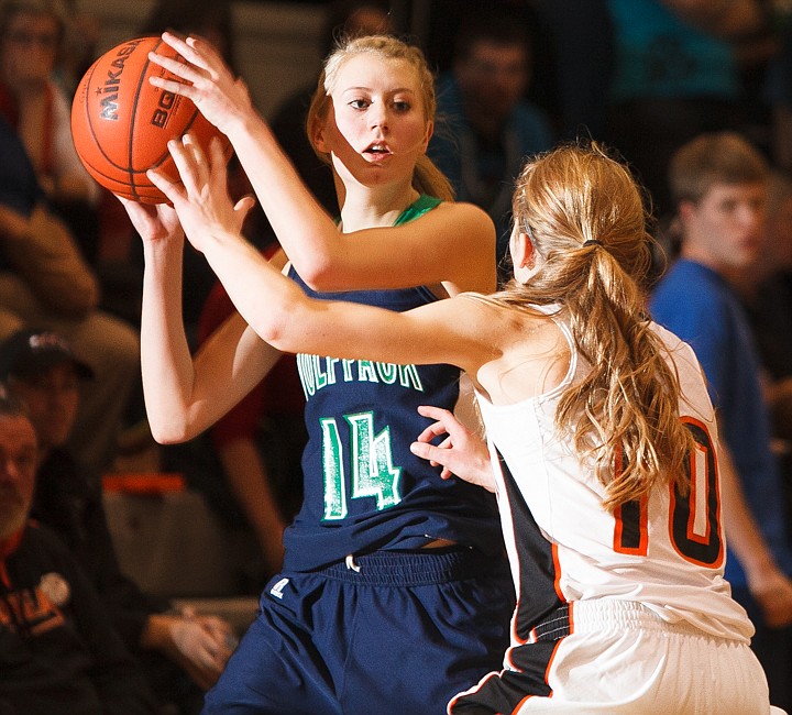 &lt;p&gt;Glacier senior guard Kailea Vaudt (14) is guarded by Flathead junior Emma Andrews (10) Tuesday night during the crosstown matchup at Flathead High School. Tuesday, Jan. 29, 2013 in Kalispell, Montana. (Patrick Cote/Daily Inter Lake)&lt;/p&gt;