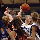 Freshman Vals riding 3-game winning streak, JV goes 1-2
