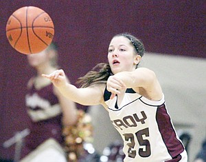 &lt;p&gt;Sophomore Tana Thill passes to Taylor Brown in second quarter vs. Mission.&lt;/p&gt;