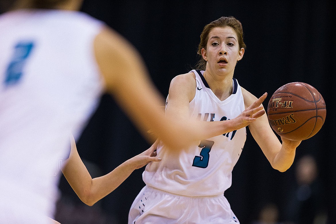 &lt;p&gt;SHAWN GUST/Press Lake City&#146;s Nina Carlson sets up a pass during the first quarter against Centennial High at the Idaho Center.&lt;/p&gt;