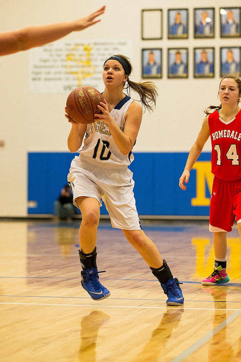 &lt;p&gt;SHAWN GUST/Press Timberlake&#146;s Jacquelyn Mallet prepares to shoot from just inside the 3-point line during the second half.&lt;/p&gt;