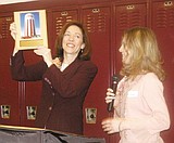 Cantwell speaks, Best of 2004 honored in Othello