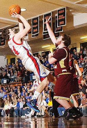 &lt;p&gt;Bigfork senior Chris Landon (14) shoots a fade away jumper Saturday night during Bigfork's loss to Florence in the championship game of the Western B Divisional Tournament at Flathead High School. Saturday, Feb. 23, 2013 in Kalispell, Montana. (Patrick Cote/Daily Inter Lake)&lt;/p&gt;