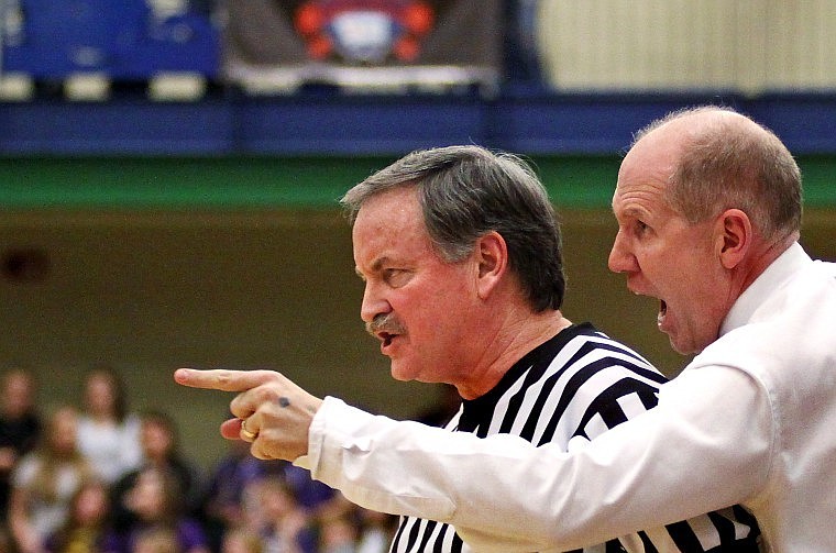 Northwestern Class A Divisional Tourney Day 3 - coach and ref