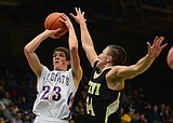 Wildcats sting Yellowjackets in state opener