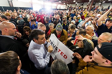 <p>SHAWN GUST/Press Sen. Ted Cruz offers signatures while mingling with supporters after speaking at a rally Saturday at the Kootenai County Fairgrounds in Coeur dAlene. Approximately 3,100 turned out to support the Texas senator during his visit to North Idaho.</p>