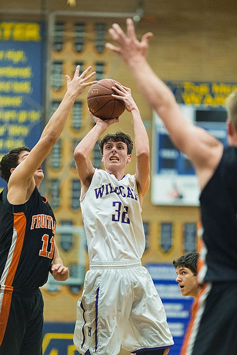 &lt;p&gt;Kellogg&#146;s Tobias Colburn shoots a jump shot against Fruitland in the first quarter in Meridian.&lt;/p&gt;