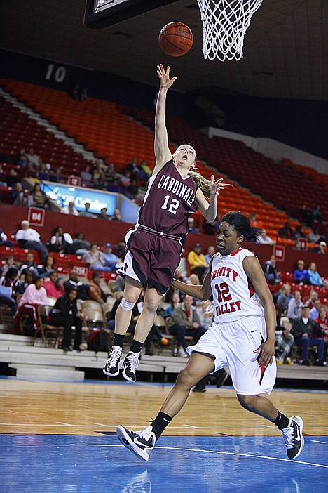 &lt;p&gt;Former Lakeland High standout Camille Reynolds drives for a lay up during the second half of the NJCAA women's national title game in Salina, Kan.&lt;/p&gt;