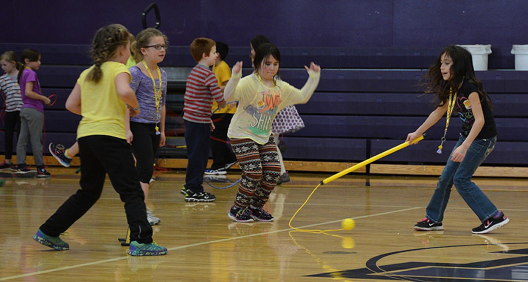 &lt;p&gt;&lt;strong&gt;Left to right, Clarissa Allen (back to picture) Isabella Mathis, Paige Corrigan, Elena Helmen play with a skipit. Below left to right, Mrs. Hovenkotter twirling a rope for fourth graders,&#160; Yemi Groves and Sami Dolberry.&lt;/strong&gt;&lt;/p&gt;