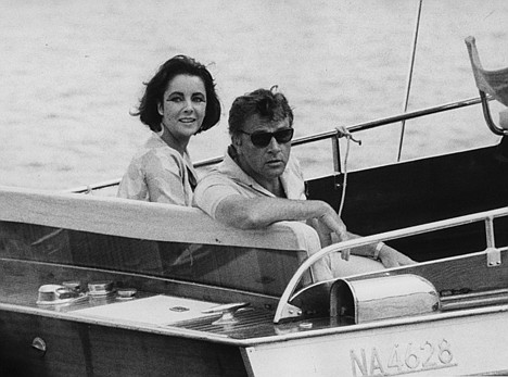 &lt;p&gt;Richard Burton and Elizabeth Taylor arrive in a motor launch at the small town Porto&lt;/p&gt;