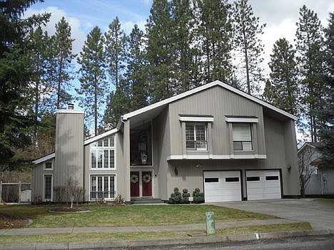 &lt;p&gt;Most of the homes were built in the '70s and '90s, although you will find fill-in homes throughout the neighborhood.&lt;/p&gt;