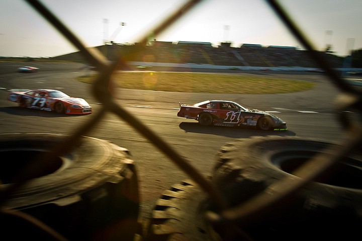 &lt;p&gt;John Dillon leads the closing laps of the Idaho 200 held Sunday, Aug. 1, 2010 at the Stateline Speedway.&lt;/p&gt;