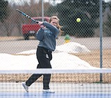 Bad weather hampers tennis teams