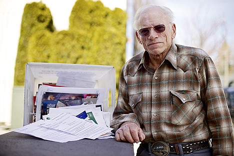 &lt;p&gt;Don Morris collected a bin full of mail Monday that had been accumulating since October despite submitting a change of address form that he received a confirmation from the United States Postal Service on Oct. 20.&lt;/p&gt;