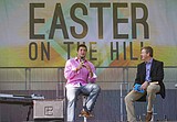 Tebow draws big crowd to Texas Easter service