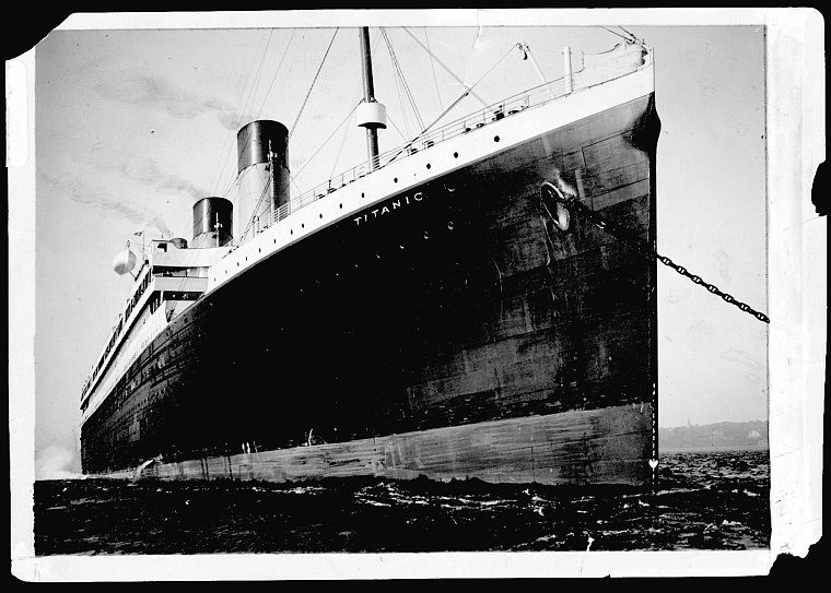 <p>The Titanic sank on April 15, 1912, after hitting an iceberg the night before. German artist Willy Stoewer visualized the sinking of the Titanic, as survivors struggled to get away.</p>