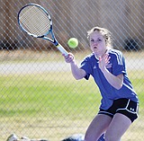Getts starts strong in tennis