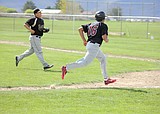 Wahluke varsity, Royal JV split games
