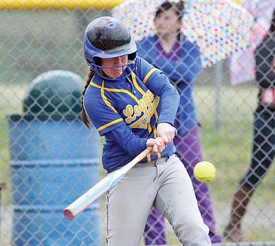 <p>Sammee Bradeen base hit to center field on the 2-1 pitch bottom of second inning vs. Mission 4-14-16.</p>