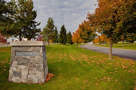 &lt;p&gt;Stone monuments display street and park names throughout the neighborhood.&lt;/p&gt;