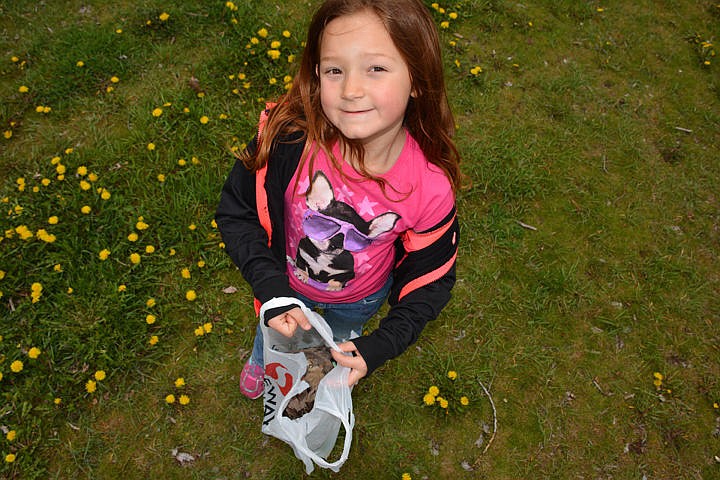 &lt;p&gt;Lara Duran shows off her finds.&lt;/p&gt;