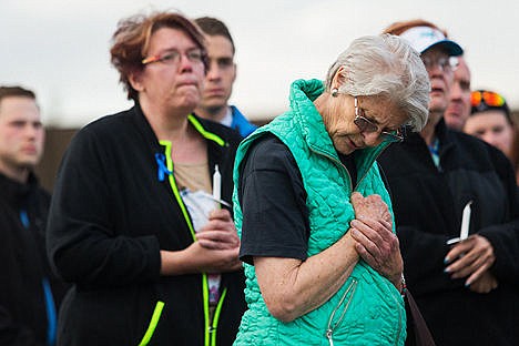 &lt;p&gt;Robin Adams, of Hayden, bows her head in prayer at Candlelight Christian Fellowship. (Published May 6, 2015)&lt;/p&gt;