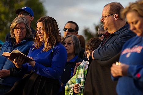 &lt;p&gt;Ada Rouse leads a group of hundreds in singing &#147;Amazing Grace&#148; during a candlelight vigil. (Published May 6, 2015)&lt;/p&gt;