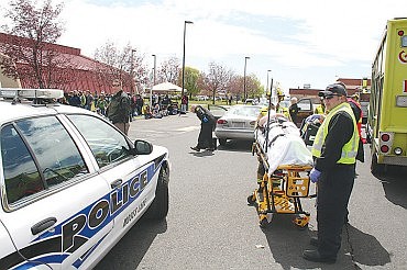 Mock crash shows danger of driving drunk | Columbia Basin Herald