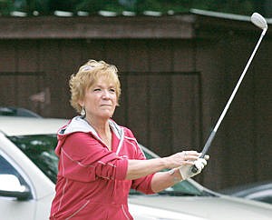 &lt;p&gt;Deb Kambel tees off on No. 7, a 138-yard par 3.&lt;/p&gt;