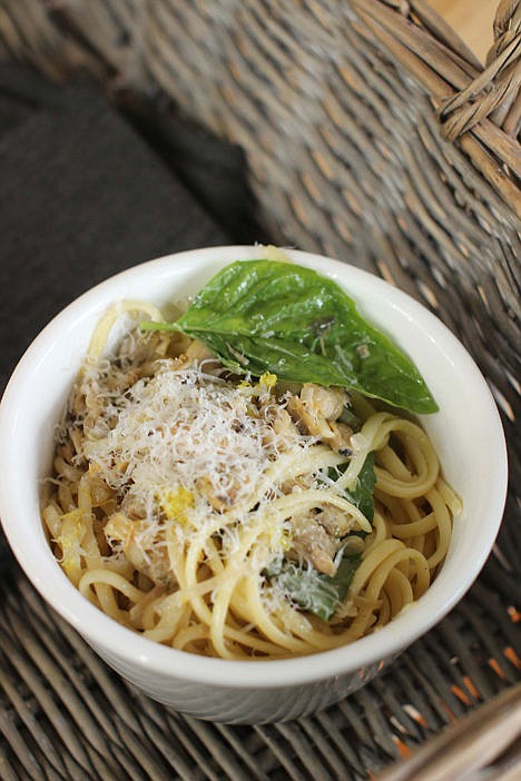 <p>A clam and linguine recipe. </p>